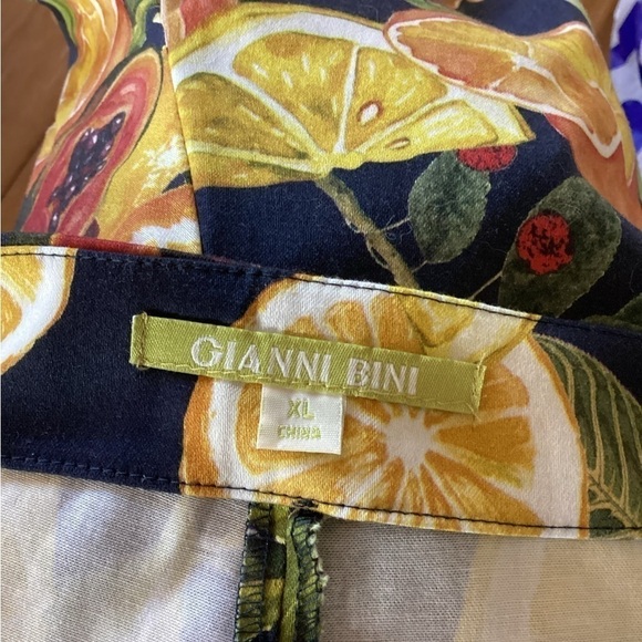 Gianni Bini XL Botanical High Waisted Shorts Pleated - Picture 2 of 8